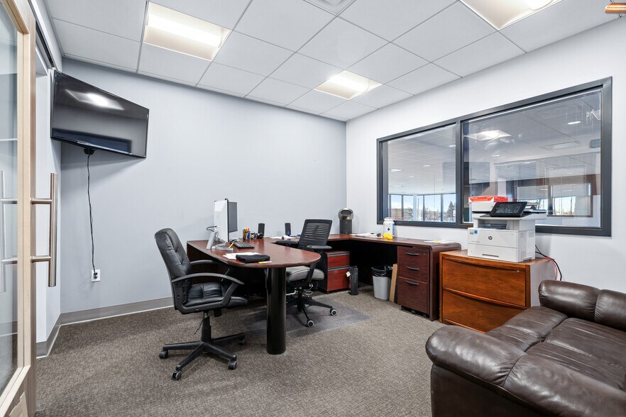 More Photos Of 2202 50 Av, Lloydminster Auto Dealership For Sale