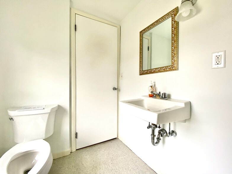 More Photos Of 202 Main St, Hellertown Office For Lease