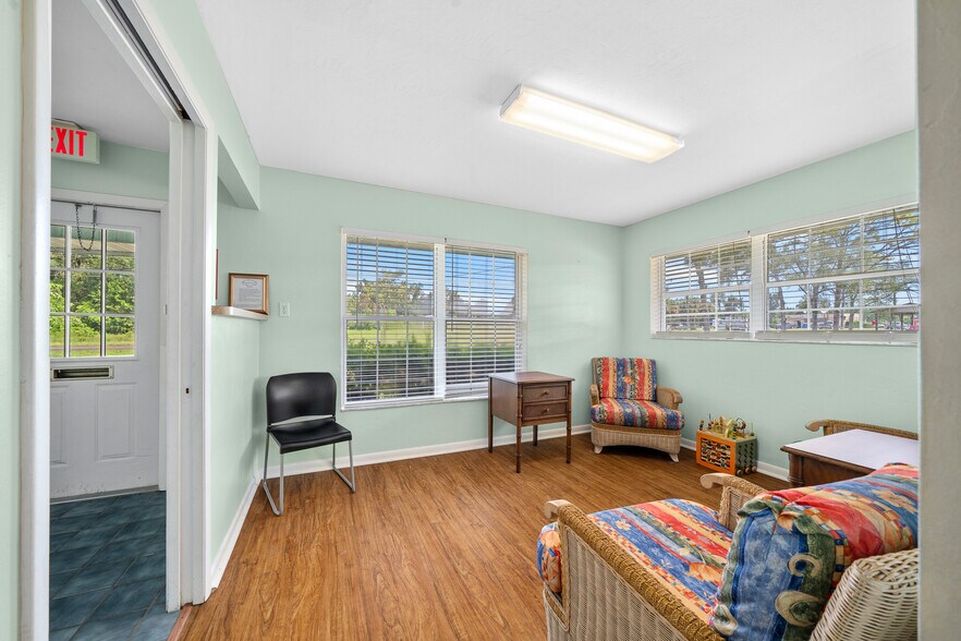 More Photos Of 1415 NW 23rd Ave, Chiefland Medical For Sale