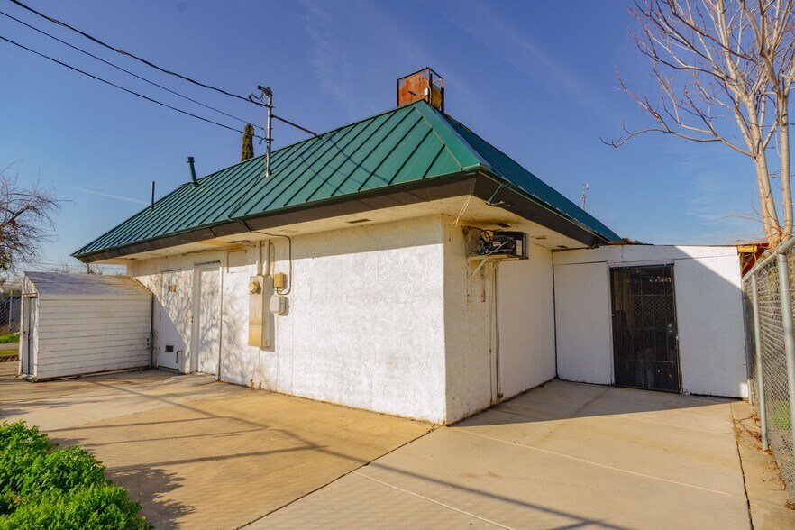 More Photos Of 2317 Blossom St, Dos Palos Restaurant For Sale