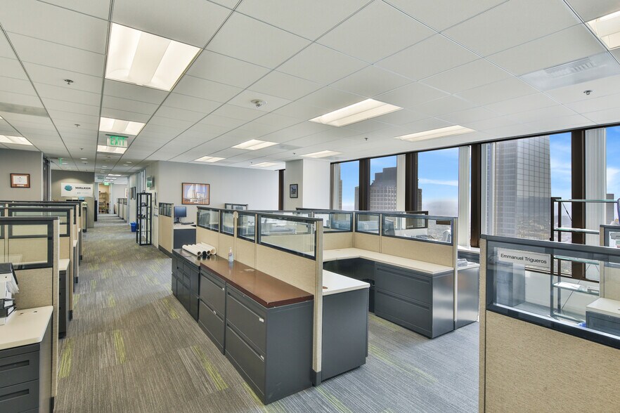 More Photos Of 707 Wilshire Blvd, Los Angeles Office For Lease