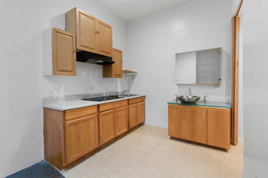 More Photos Of 499 NW 79th St, Miami Auto Repair For Sale