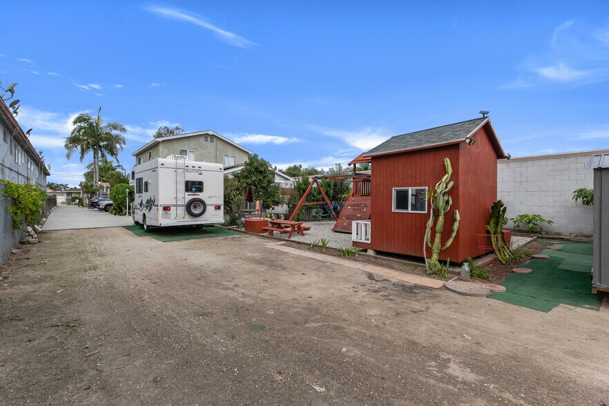 More Photos Of 10914 S Osage Ave, Inglewood Multifamily For Sale