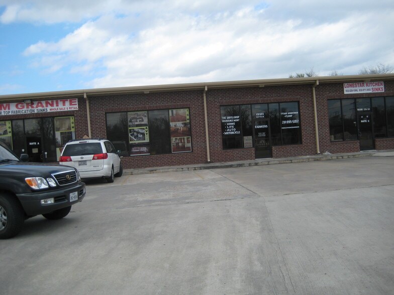More Photos Of 15511 Highway 6, Rosharon Storefront Retail Office For Lease