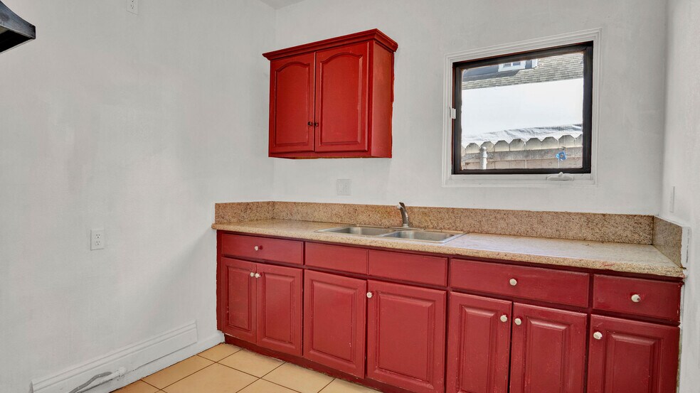 More Photos Of 6072 York Blvd, Los Angeles Storefront Retail Residential For Sale