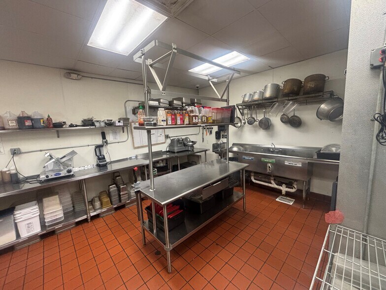 More Photos Of 5720 Northampton Blvd, Virginia Beach Restaurant For Lease