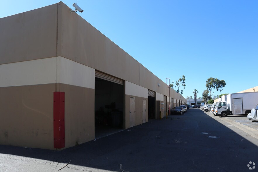 More Photos Of 23221 Peralta Dr, Laguna Hills Light Manufacturing For Lease