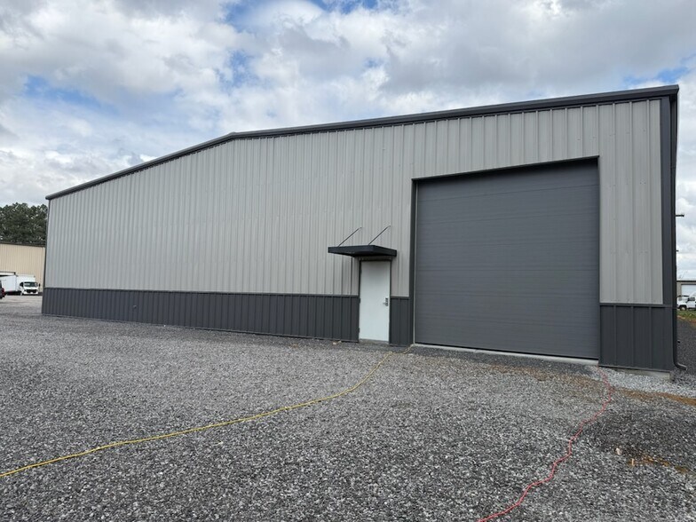 More Photos Of 5350 Enterprise Dr, Paducah Warehouse For Lease