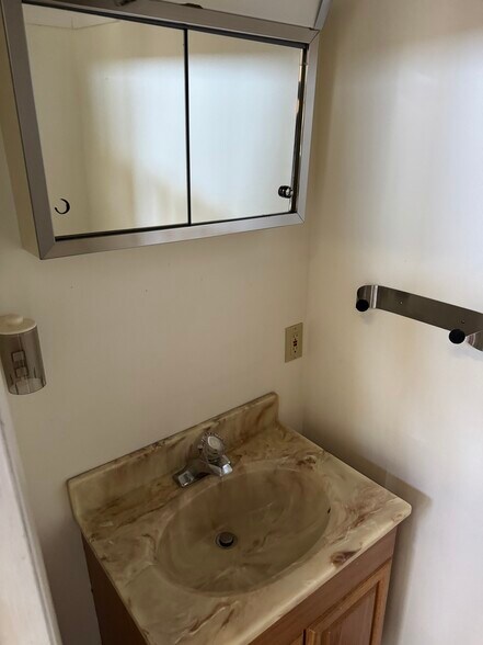 More Photos Of 771-811 Blakeslee Blvd, Lehighton Medical For Lease