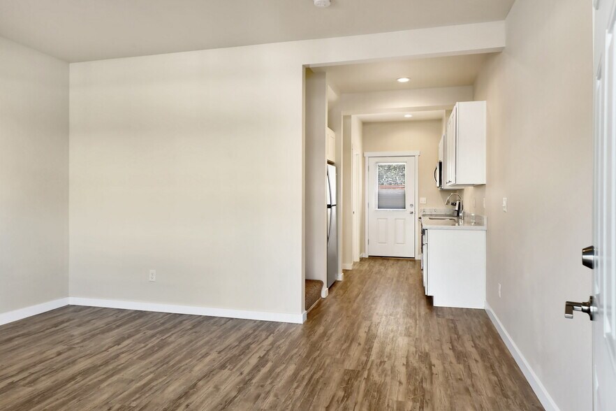 More Photos Of 201 Tull Ct, Bellingham Apartments For Sale