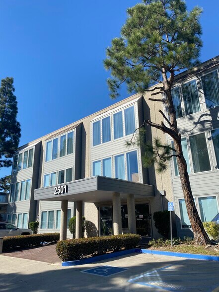 More Photos Of 2501 Cherry Ave, Signal Hill Unknown For Lease