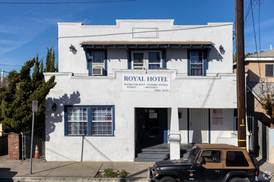 More Photos Of 238 W 10th St, San Pedro Hotel For Sale