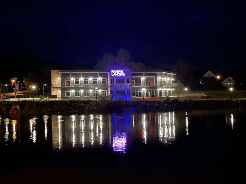 More Photos Of 139 W Market St, Clearfield Flex For Lease