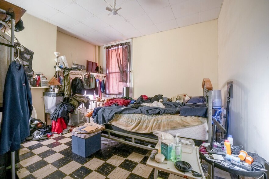 More Photos Of , Baltimore General Retail For Sale