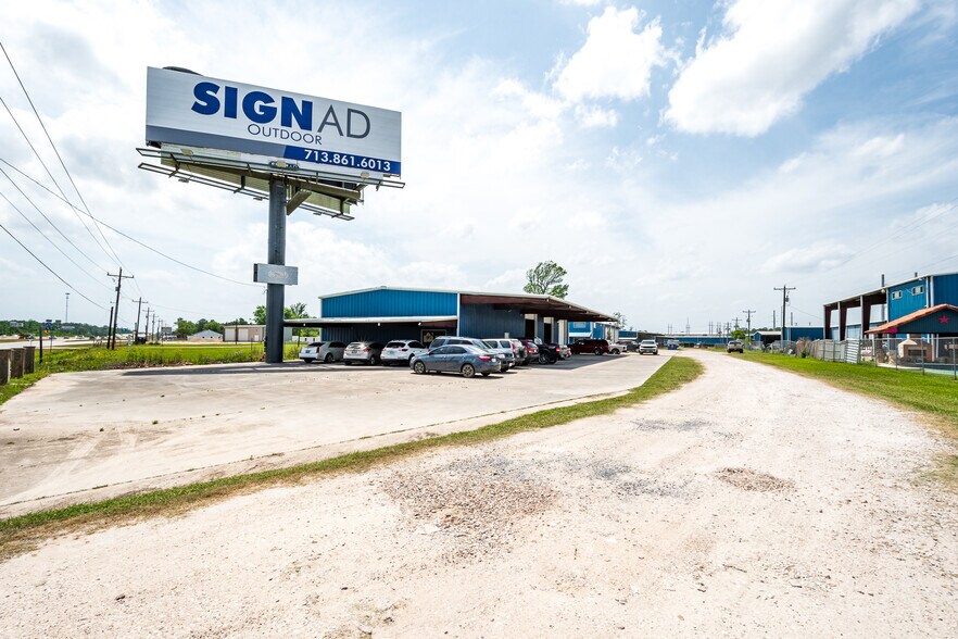 More Photos Of 12586 US-59, Splendora Warehouse For Sale