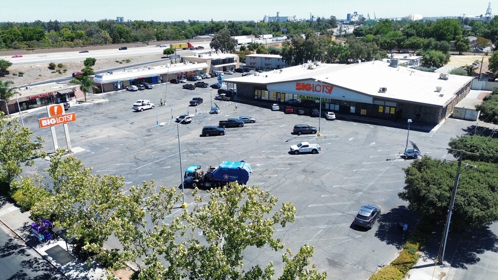 More Photos Of 2720 Country Club Blvd, Stockton Freestanding For Lease