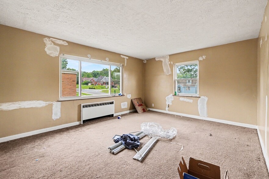 More Photos Of 2370 Losantiville Ave, Cincinnati Multifamily For Sale