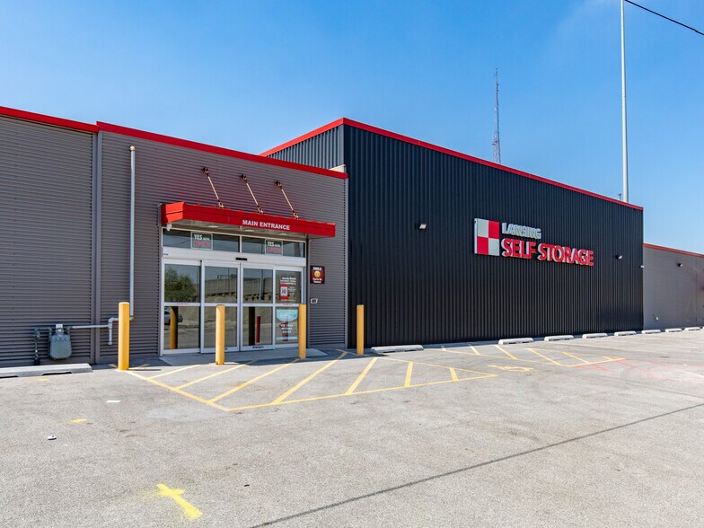 More Photos Of 17506 Chicago Ave, Lansing Self Storage For Sale