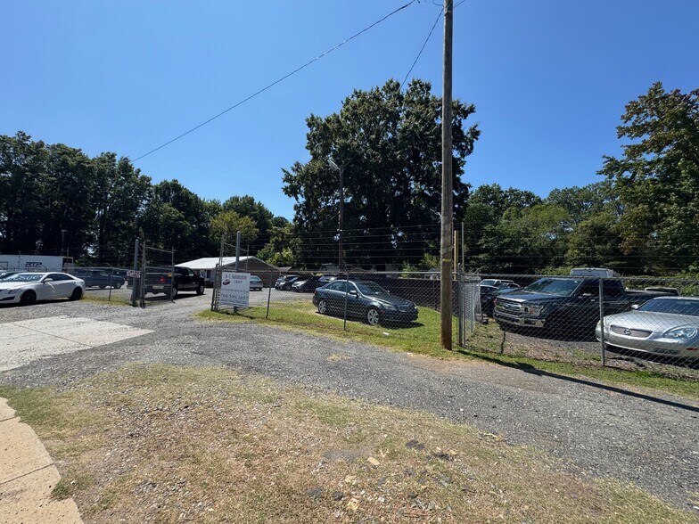 More Photos Of 2225 W Sugar Creek Rd, Charlotte Freestanding For Sale