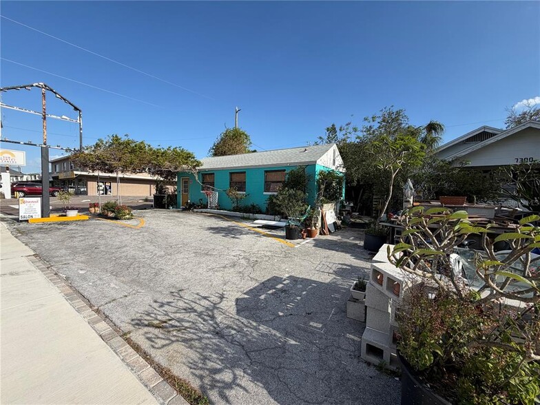 More Photos Of 7300 Central Ave, Saint Petersburg Storefront Retail Office For Sale
