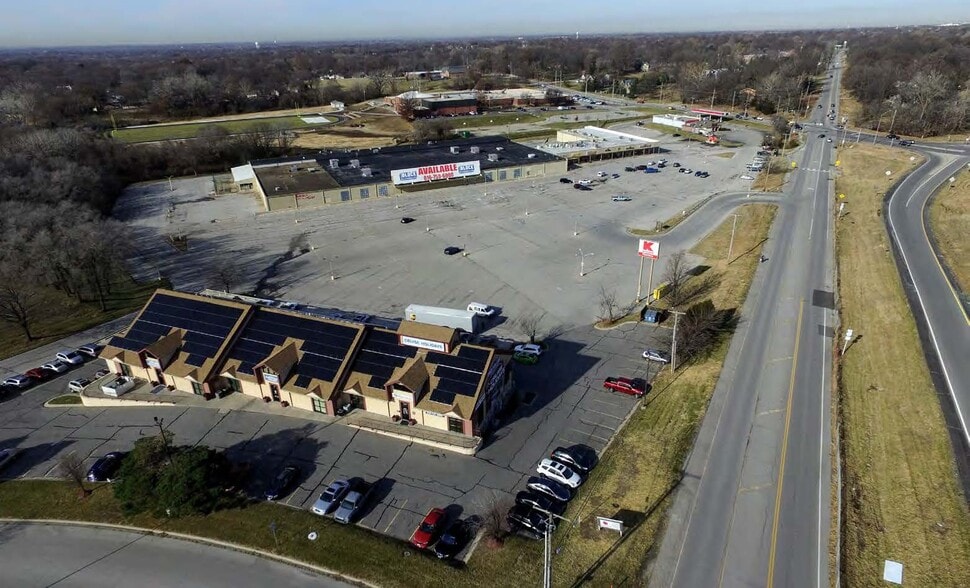 More Photos Of 7100-7126 NW Prairie View Rd, Kansas City Unknown For Lease