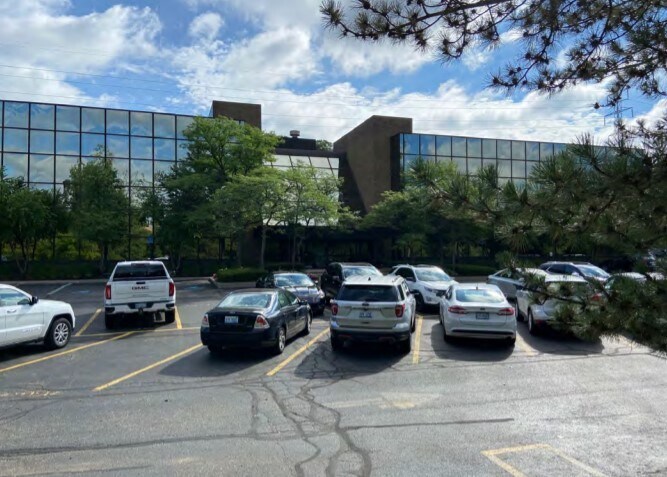 More Photos Of 300 E Long Lake Rd, Bloomfield Hills Office For Lease