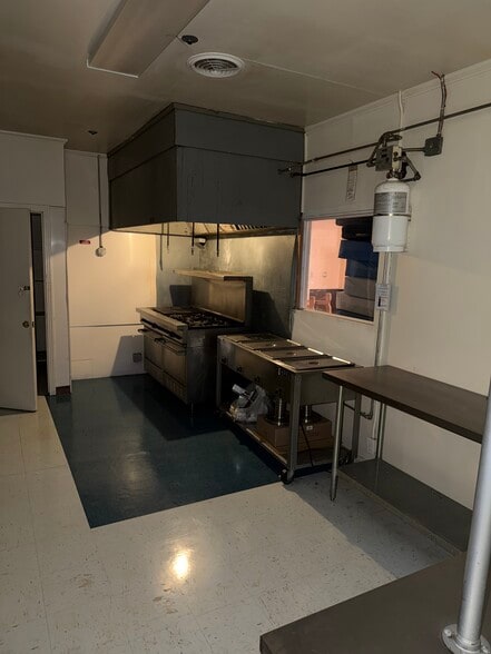 More Photos Of 7470 TX-154, Marshall Specialty For Sale