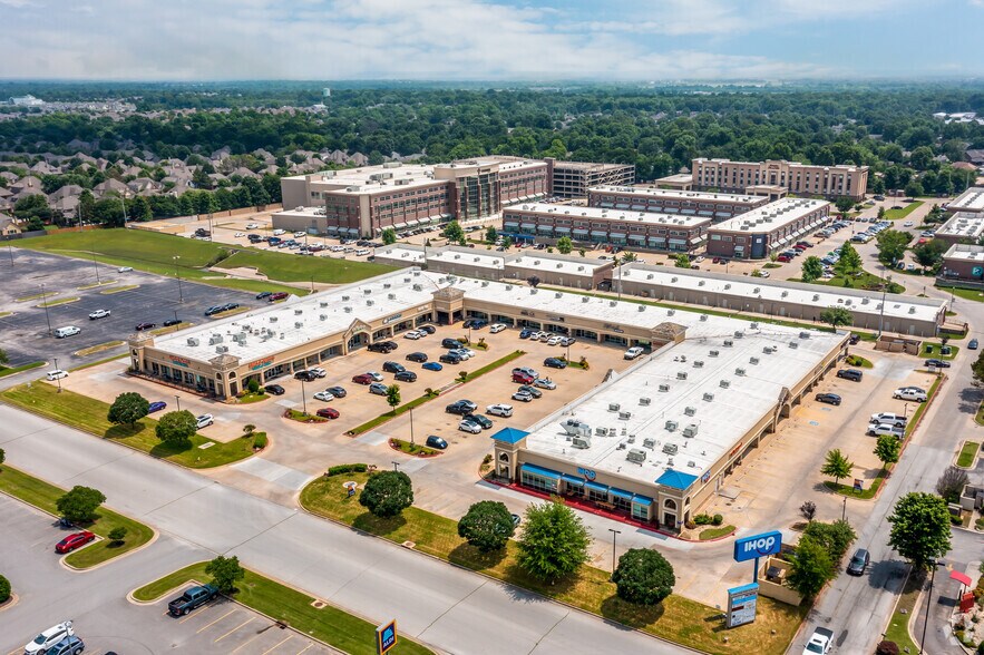 More Photos Of 8222 E 103rd St, Tulsa Unknown For Lease