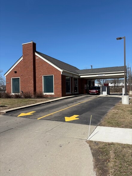 More Photos Of 23700 Goddard Rd, Taylor Bank For Lease