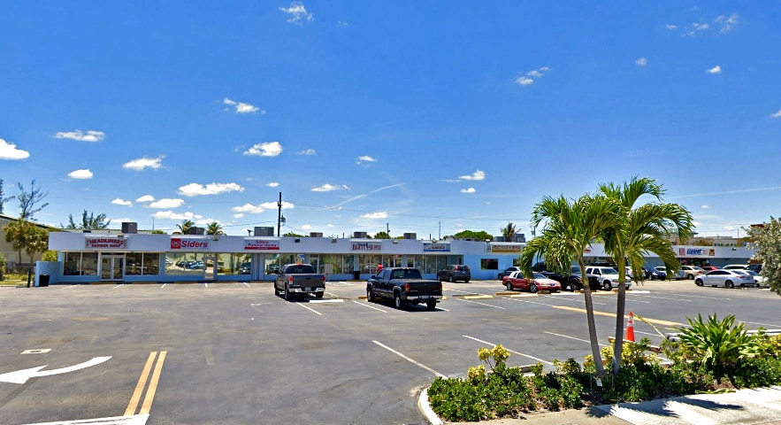 More Photos Of 1521 W Blue Heron Blvd, West Palm Beach Unknown For Lease