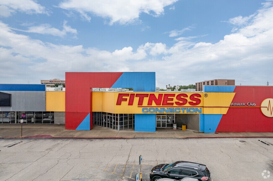 More Photos Of 3800 Spencer Hwy, Pasadena Unknown For Lease