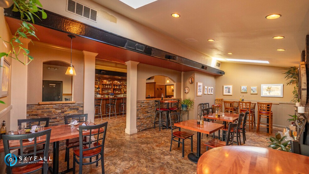 More Photos Of 351 Silver St, Elko Restaurant For Sale