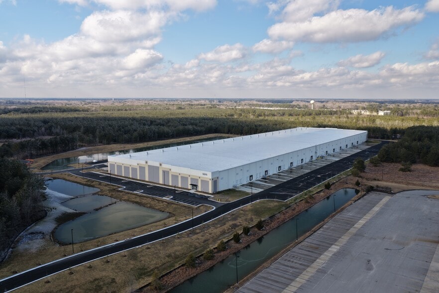 More Photos Of 12375 William A. Gwaltney, Windsor Warehouse For Lease