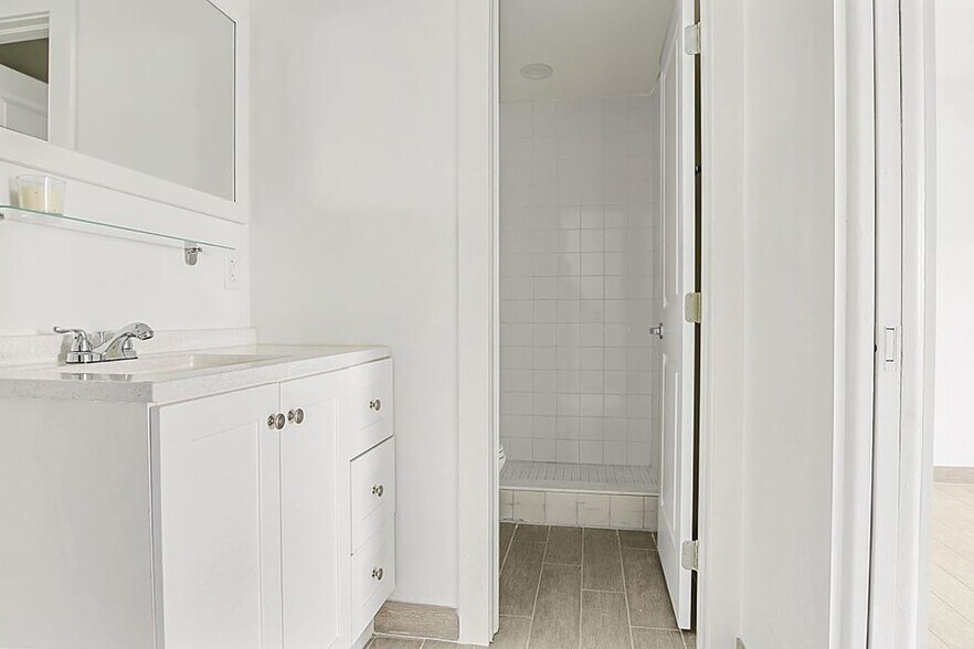 More Photos Of 2638 Lake Dr, Riviera Beach Apartments For Sale