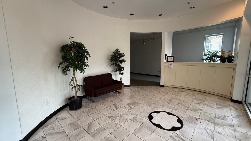 More Photos Of 75 North St, Bloomsbury Office For Lease