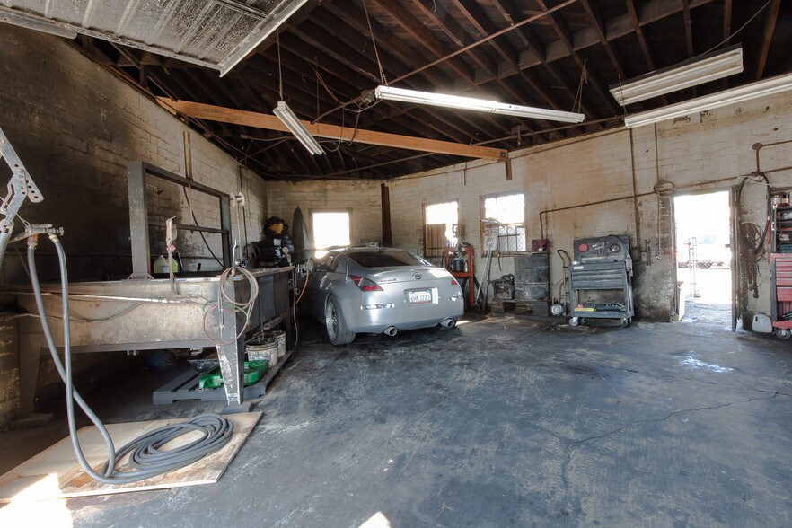 More Photos Of 16650-16658 Woodruff Ave, Bellflower Storefront Retail Residential For Sale