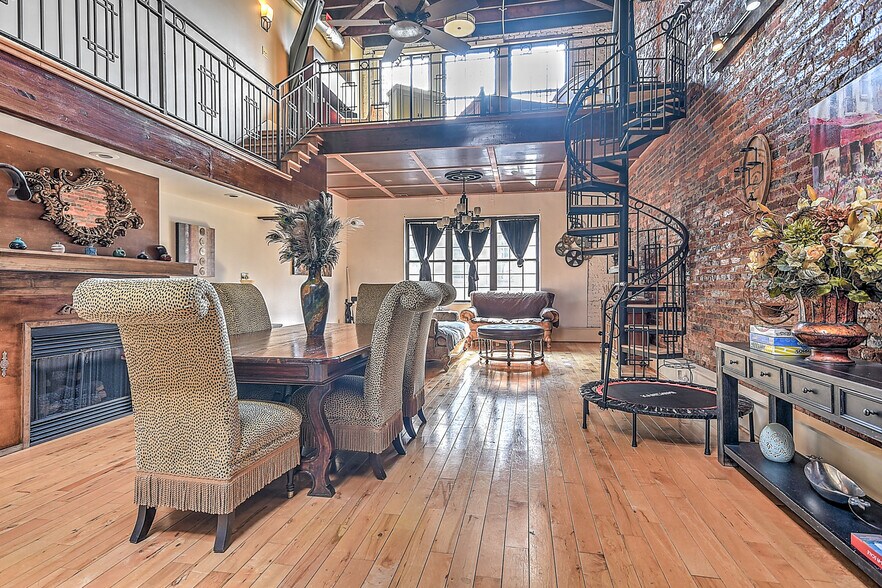 More Photos Of 529 State St, Bristol Storefront Retail Office For Sale