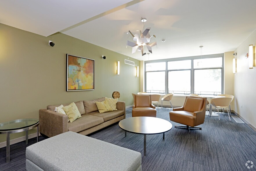 More Photos Of 555 W Kinzie St, Chicago Apartments For Lease