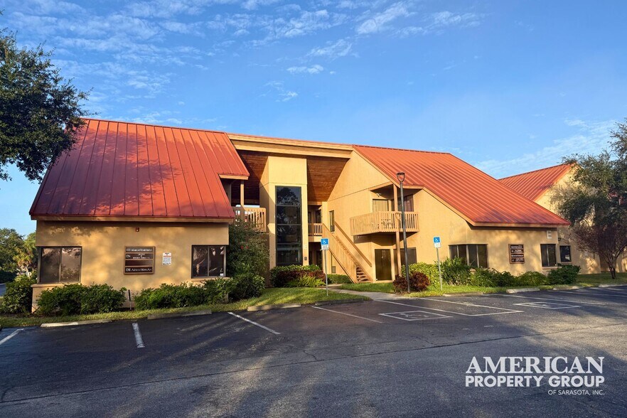 Primary Photo Of 2831 Ringling Blvd, Sarasota Medical For Sale