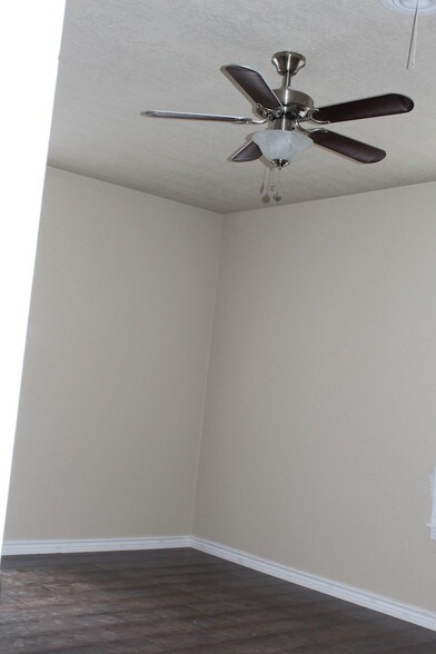 More Photos Of 5605 George Bush Dr, Katy Medical For Lease