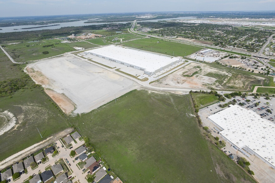 More Photos Of 9449 Silver Creek Rd, Fort Worth Warehouse For Lease