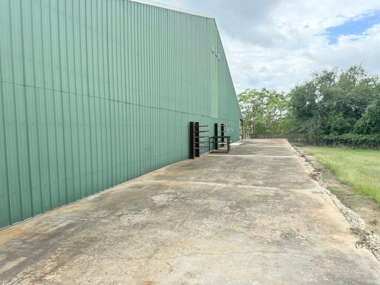 More Photos Of 5100 21st Street, Tulsa Manufacturing For Lease