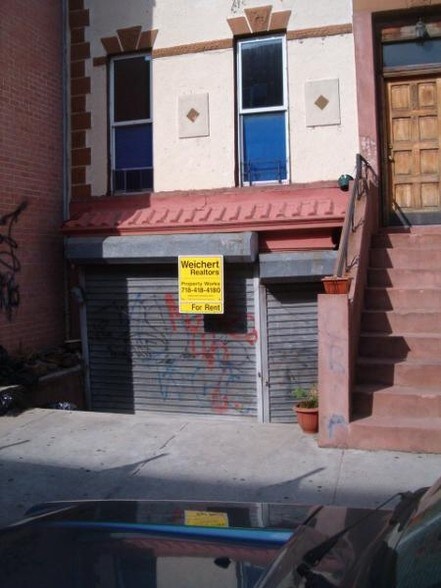 More Photos Of 989 Halsey St, Brooklyn Apartments For Lease