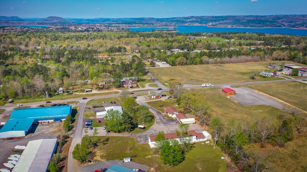 More Photos Of 8546 Edgemont Rd, Greers Ferry Hotel For Sale