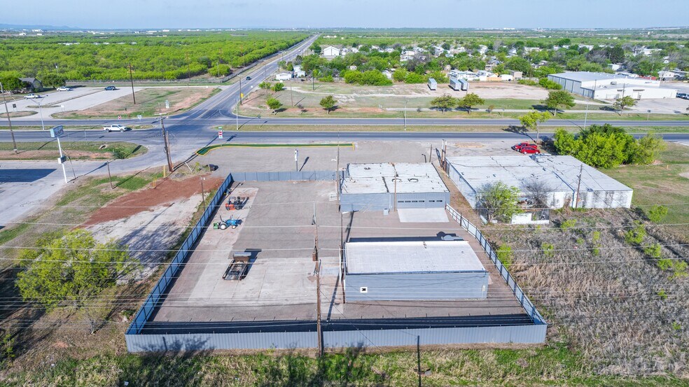 More Photos Of 769 Arnold Blvd, Abilene Flex For Sale