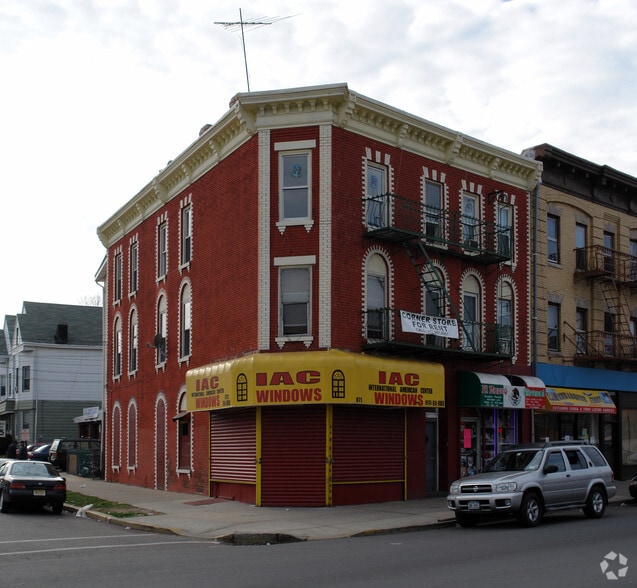 More Photos Of 871-875 Main Ave, Passaic Storefront Retail Residential For Lease