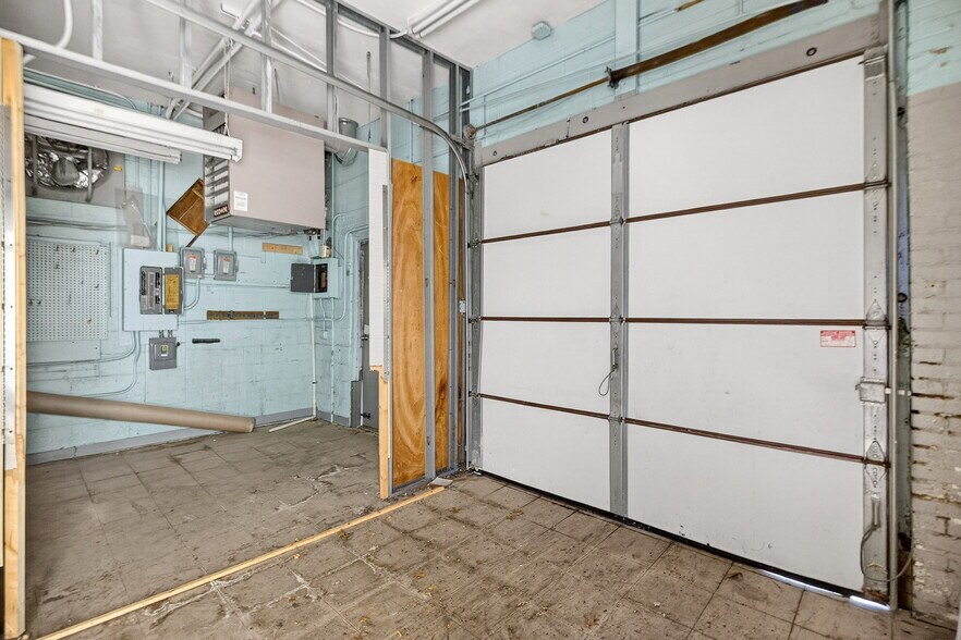 More Photos Of 4127-4141 Mayfield Rd, South Euclid Office For Sale