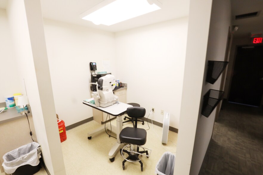 More Photos Of 17534 Royalton Rd, Strongsville Office For Lease