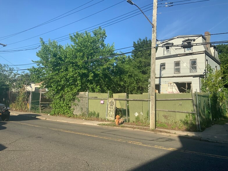 More Photos Of 88 Jewett Ave, Staten Island Land For Sale