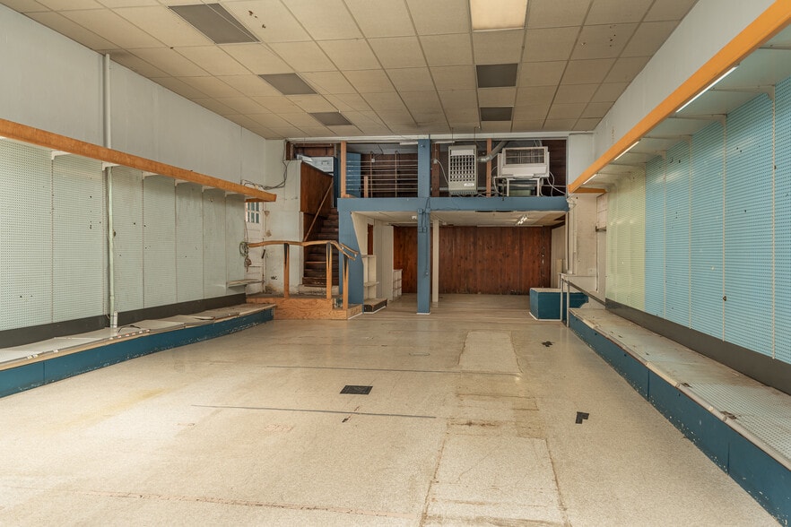 More Photos Of 250-252 Xenia Ave, Yellow Springs Storefront Retail Residential For Sale